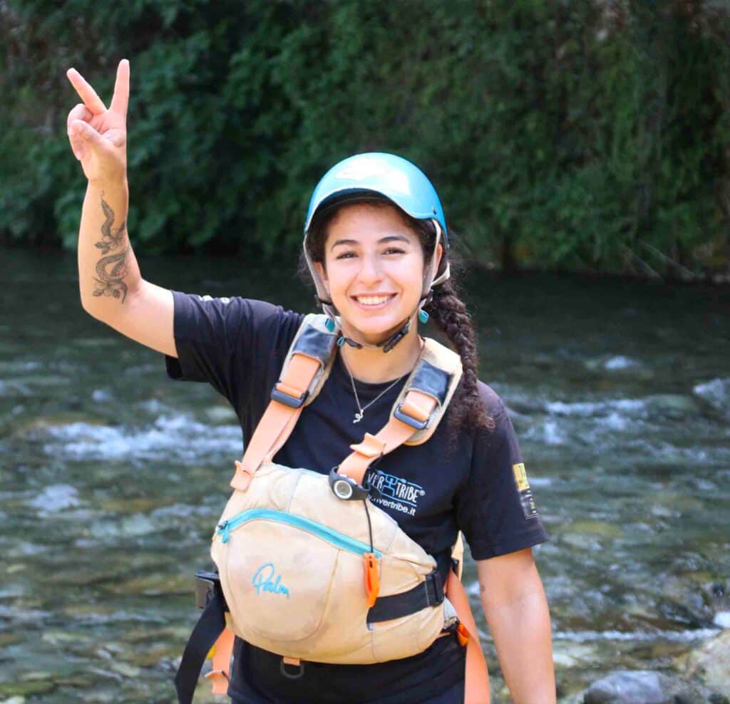 Nicole, guida river walking e rafting brasiliana